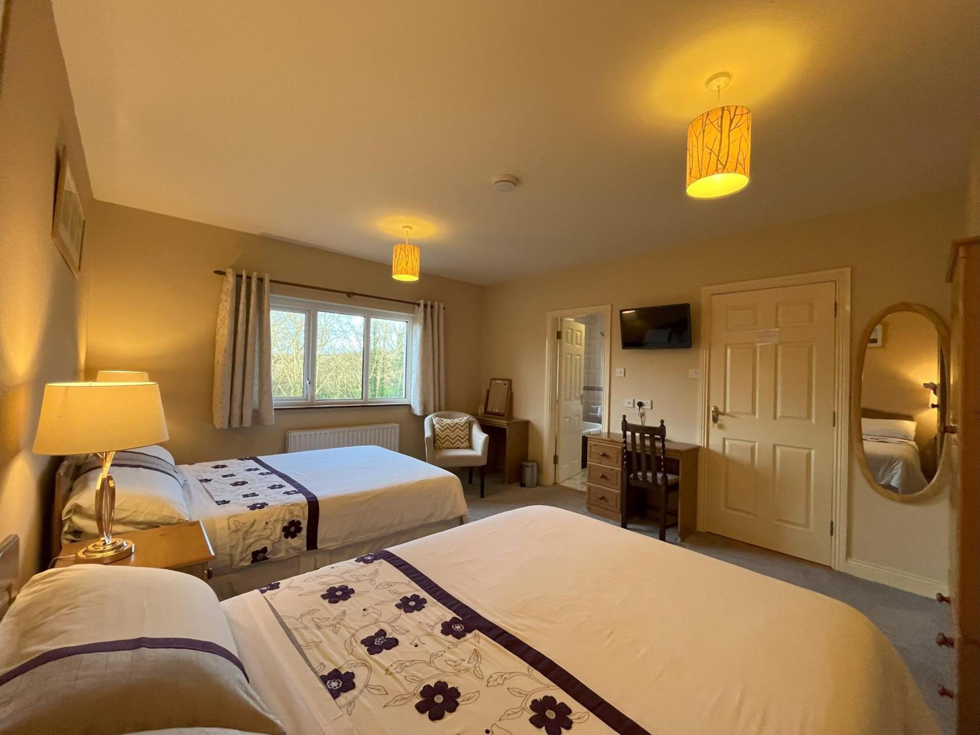 Pk Lodge Bed And Breakfast Skibbereen Exterior photo