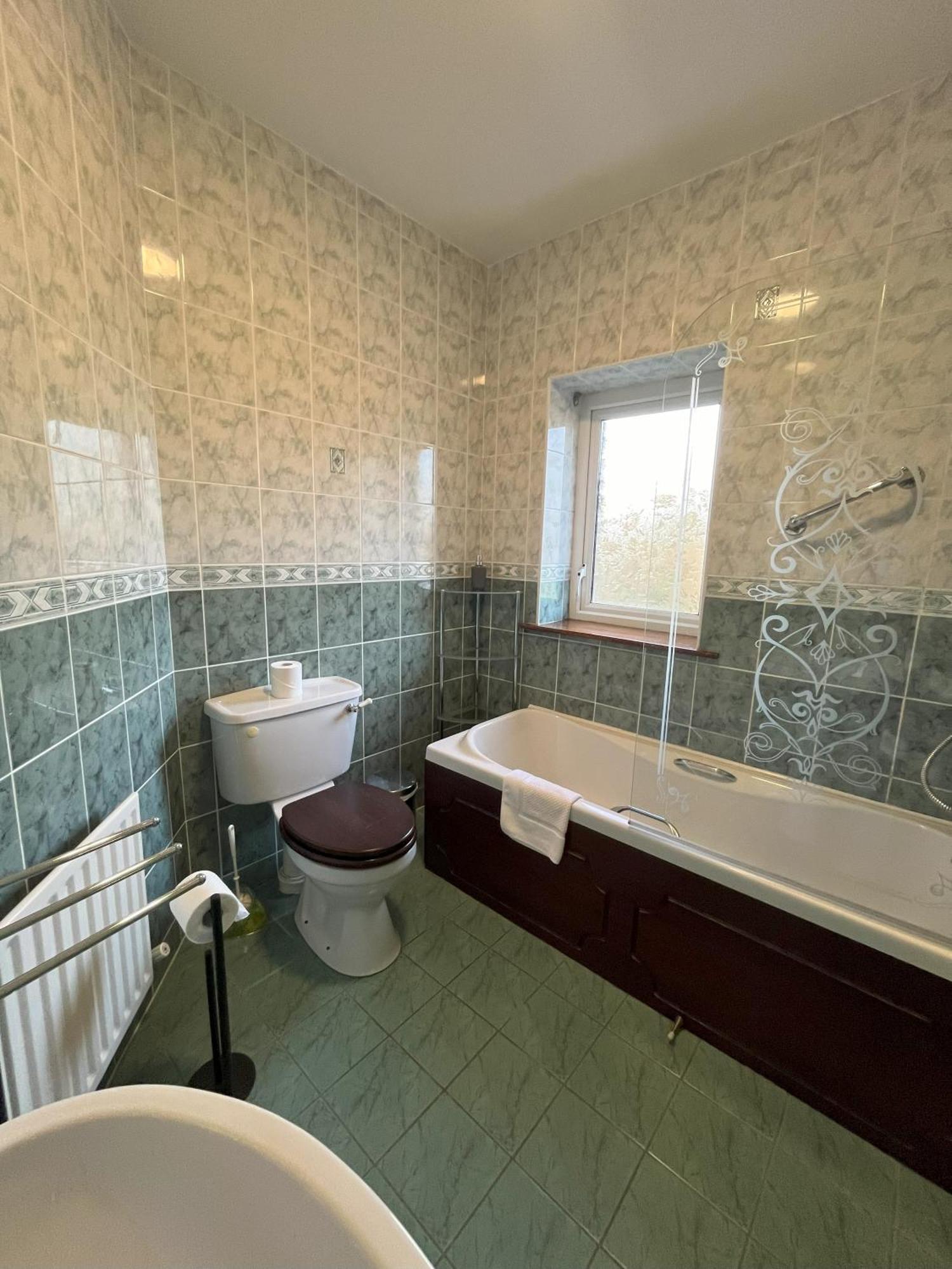 Pk Lodge Bed And Breakfast Skibbereen Exterior photo
